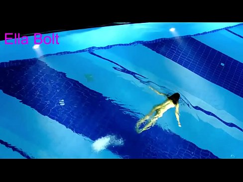 ❤️ నేను చూడటం ఆపలేను, ELLA BOLT రిసార్ట్ పూల్లో నగ్నంగా ఈత కొడుతూ దొరికిన యువ అందగత్తె ❌ ఫకింగ్ మా వద్ద te.pornhdvideos.ru ❤